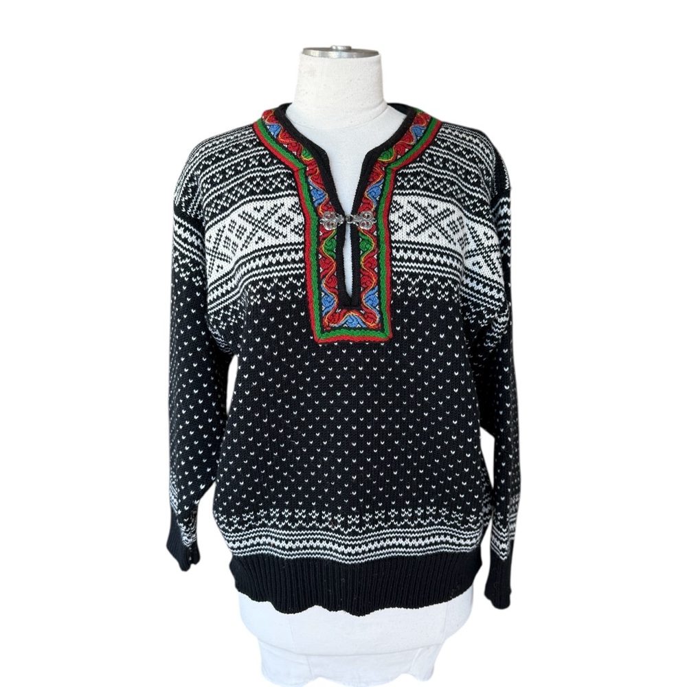DALE OF NORWAY V NECK SWEATER 100% Wool Black & White Patterned Women's Sweater